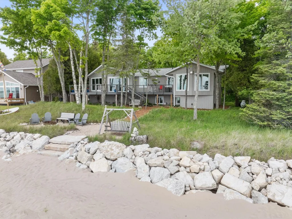 2970 Lake Forest Park Rd, Sturgeon Bay, Wisconsin 54235, 3 Bedrooms Bedrooms, ,3 BathroomsBathrooms,Waterfront-Residential,For Sale,Lake Forest Park Rd,144123