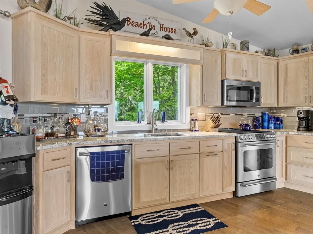 2970 Lake Forest Park Rd, Sturgeon Bay, Wisconsin 54235, 3 Bedrooms Bedrooms, ,3 BathroomsBathrooms,Waterfront-Residential,For Sale,Lake Forest Park Rd,144123