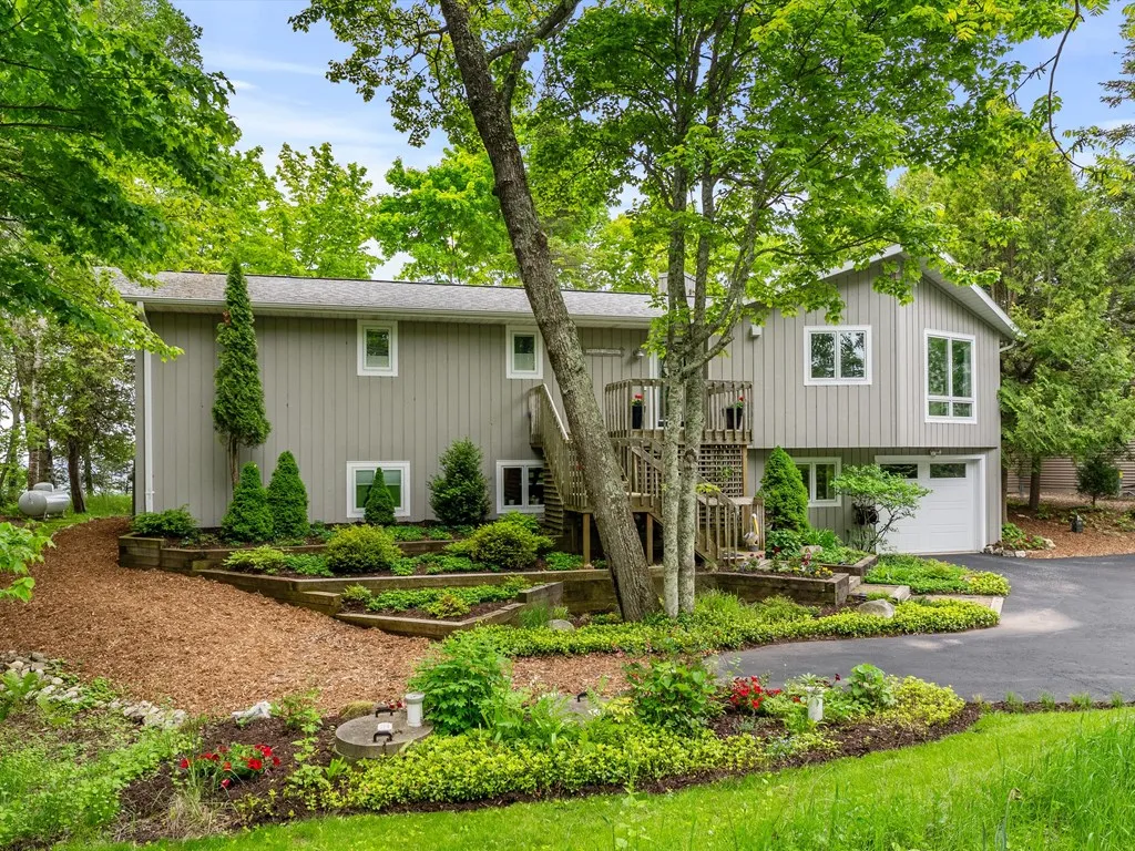 2970 Lake Forest Park Rd, Sturgeon Bay, Wisconsin 54235, 3 Bedrooms Bedrooms, ,3 BathroomsBathrooms,Waterfront-Residential,For Sale,Lake Forest Park Rd,144123