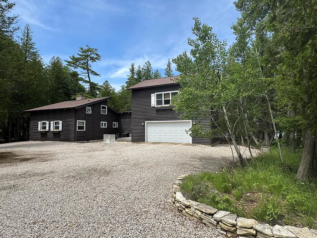 2306 Green Bay Rd, Washington Island, Wisconsin 54246, 3 Bedrooms Bedrooms, ,3 BathroomsBathrooms,Waterfront-Residential,For Sale,Green Bay Rd,144181