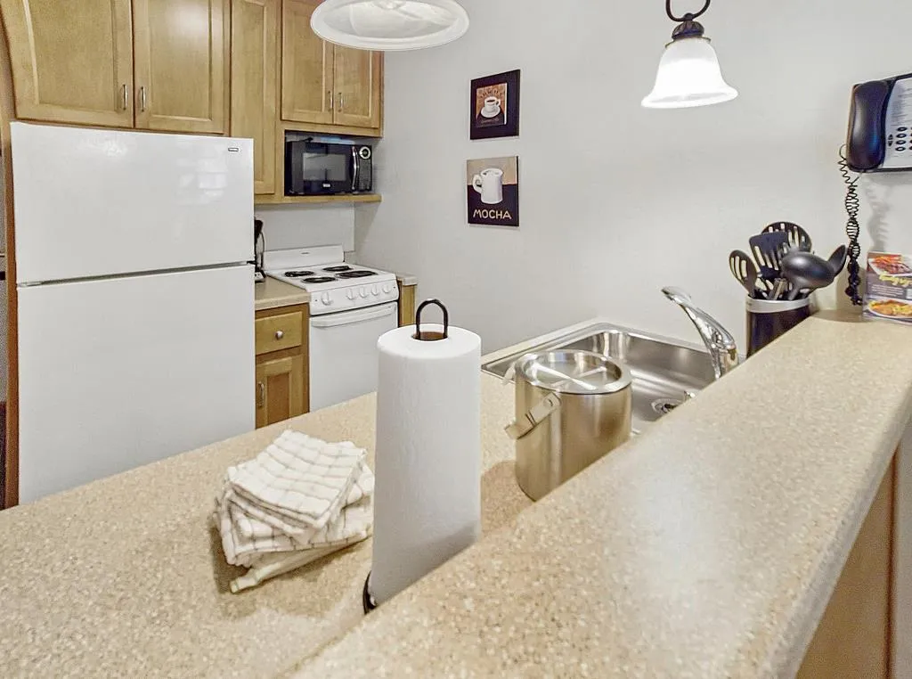 4908 Landmark Cir # 1202, Egg Harbor, Wisconsin 54209, 1 Bedroom Bedrooms, ,1 BathroomBathrooms,Condominium,For Sale,Landmark Cir,144276