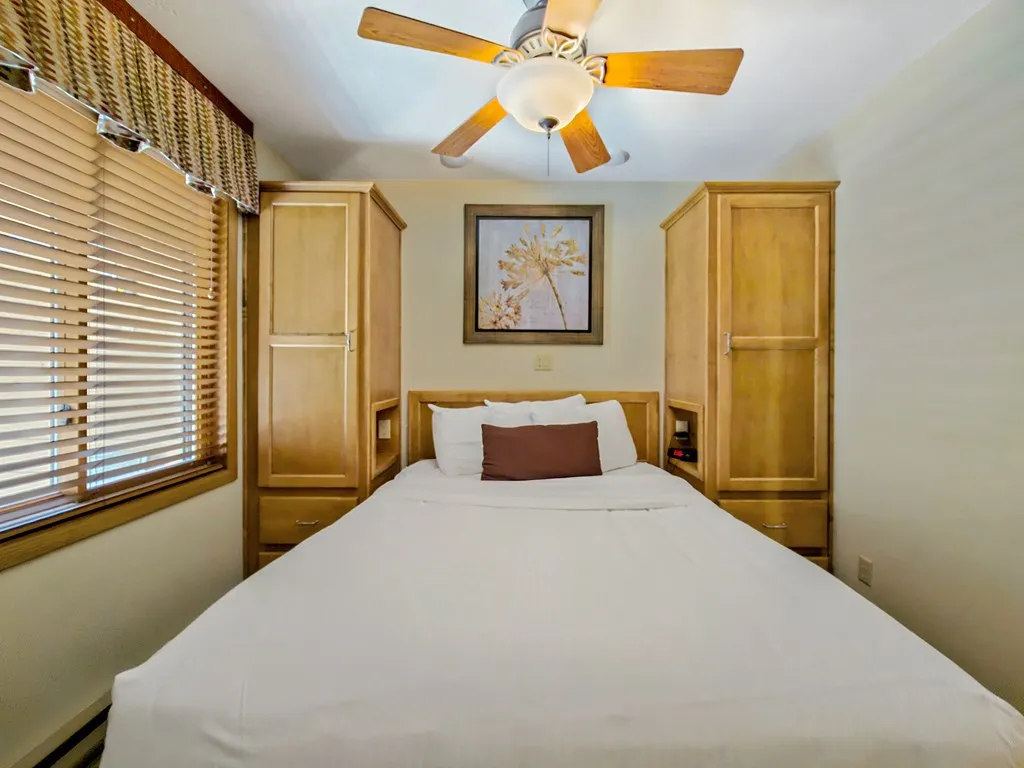 4908 Landmark Cir # 1202, Egg Harbor, Wisconsin 54209, 1 Bedroom Bedrooms, ,1 BathroomBathrooms,Condominium,For Sale,Landmark Cir,144276