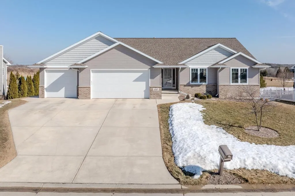 352 N 19th Ave, Sturgeon Bay, Wisconsin 54235, 3 Bedrooms Bedrooms, ,2 BathroomsBathrooms,Inland-Residential,For Sale,N 19th Ave,144310