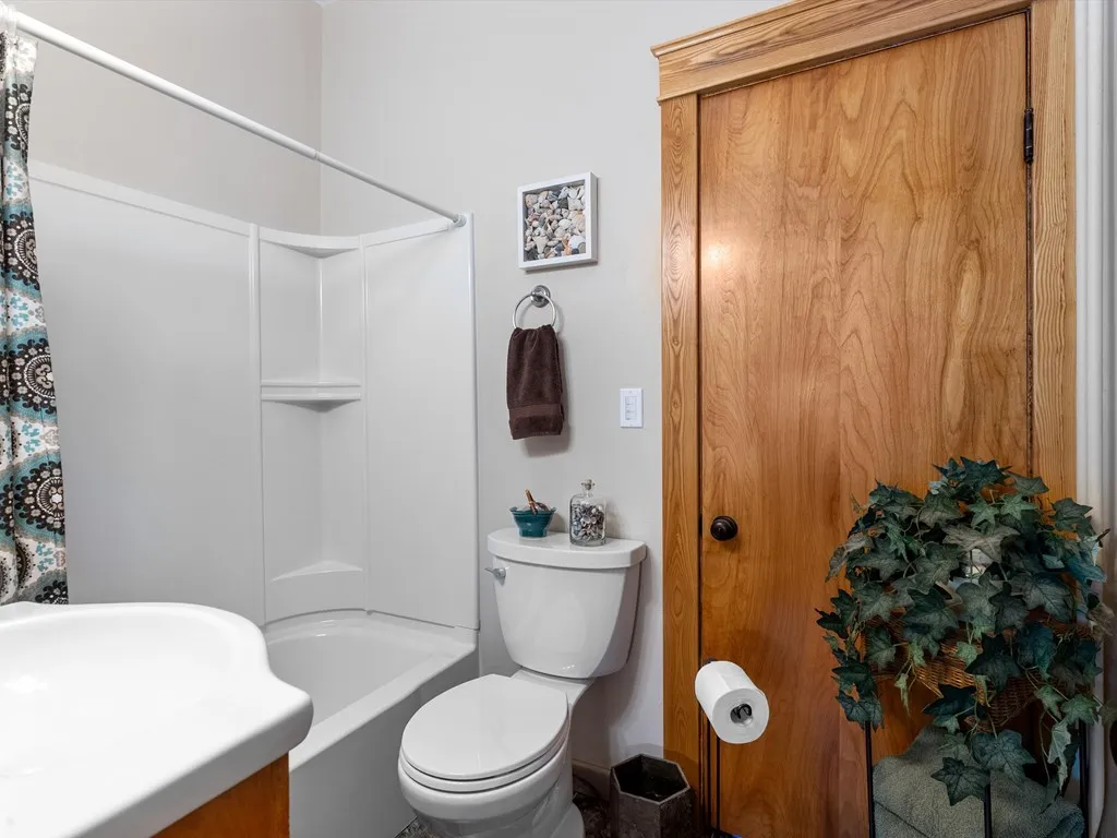537 Kentucky St, Sturgeon Bay, Wisconsin 54235, 4 Bedrooms Bedrooms, ,2 BathroomsBathrooms,Inland-Residential,For Sale,Kentucky St,144399