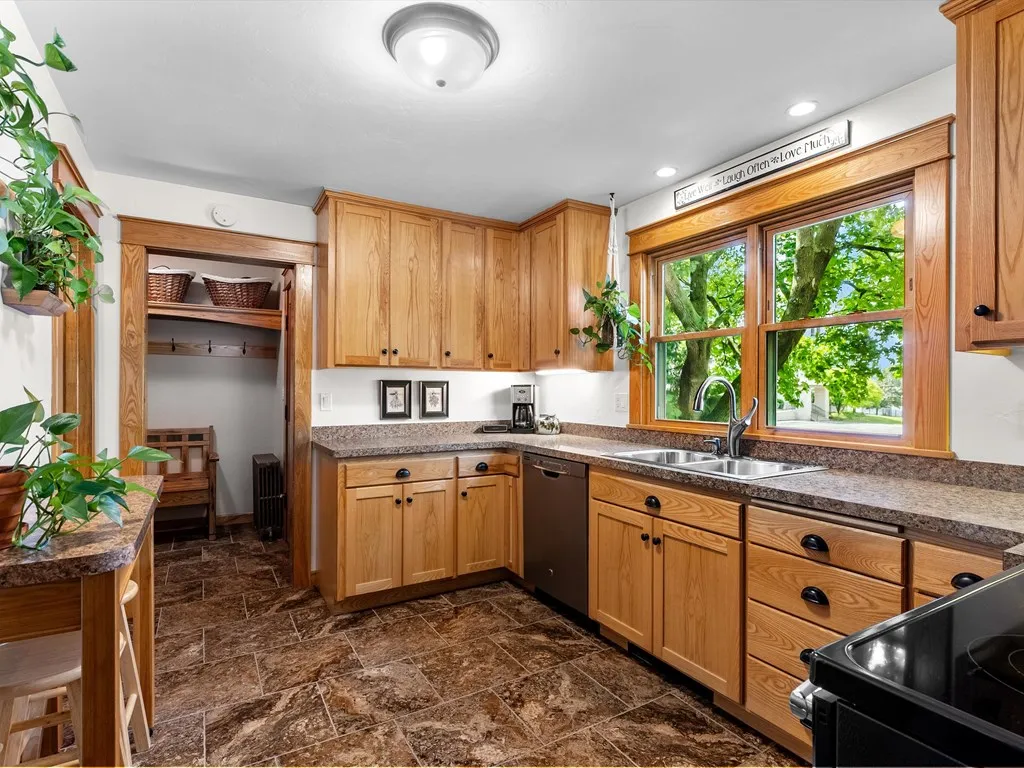 537 Kentucky St, Sturgeon Bay, Wisconsin 54235, 4 Bedrooms Bedrooms, ,2 BathroomsBathrooms,Inland-Residential,For Sale,Kentucky St,144399