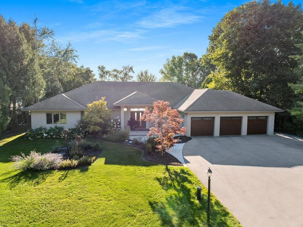 3839 Bay Shore Dr, Sturgeon Bay, Wisconsin 54235, 3 Bedrooms Bedrooms, ,5 BathroomsBathrooms,Waterfront-Residential,For Sale,Bay Shore Dr,144487