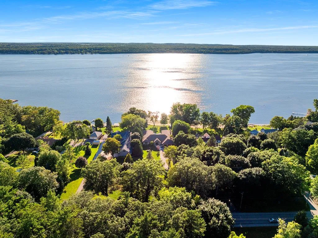 3839 Bay Shore Dr, Sturgeon Bay, Wisconsin 54235, 3 Bedrooms Bedrooms, ,5 BathroomsBathrooms,Waterfront-Residential,For Sale,Bay Shore Dr,144487