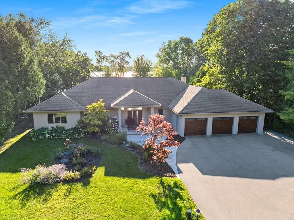 3839 Bay Shore Dr, Sturgeon Bay, Wisconsin 54235, 3 Bedrooms Bedrooms, ,5 BathroomsBathrooms,Waterfront-Residential,For Sale,Bay Shore Dr,144487