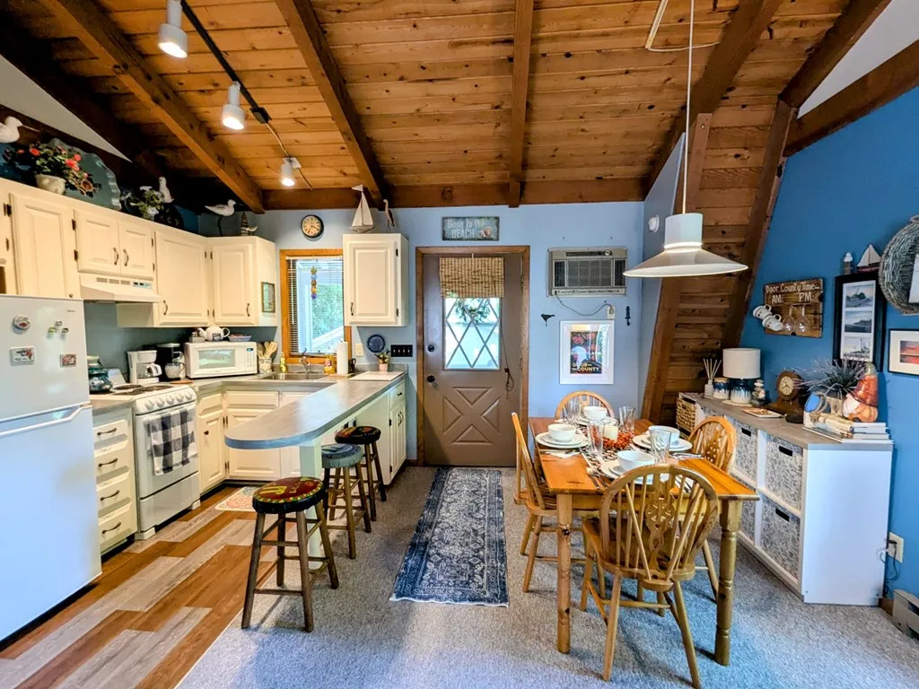 11073 Hwy 42 # 6, Sister Bay, Wisconsin 54234, 1 Bedroom Bedrooms, ,1 BathroomBathrooms,Condominium,For Sale,Hwy 42,144218