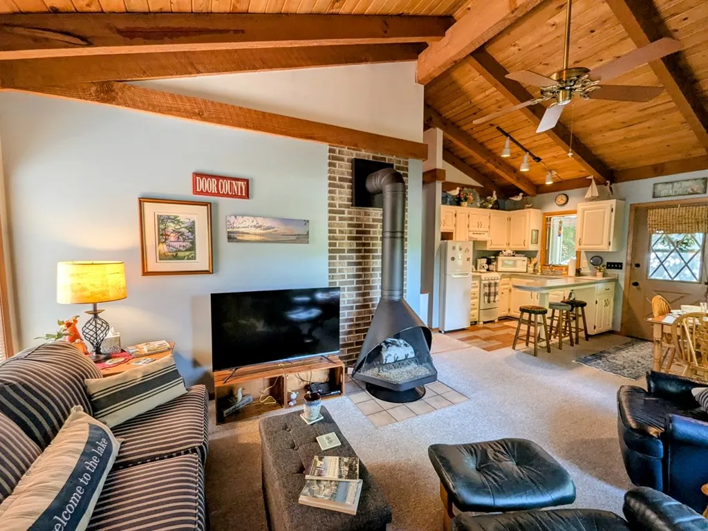 11073 Hwy 42 # 6, Sister Bay, Wisconsin 54234, 1 Bedroom Bedrooms, ,1 BathroomBathrooms,Condominium,For Sale,Hwy 42,144218