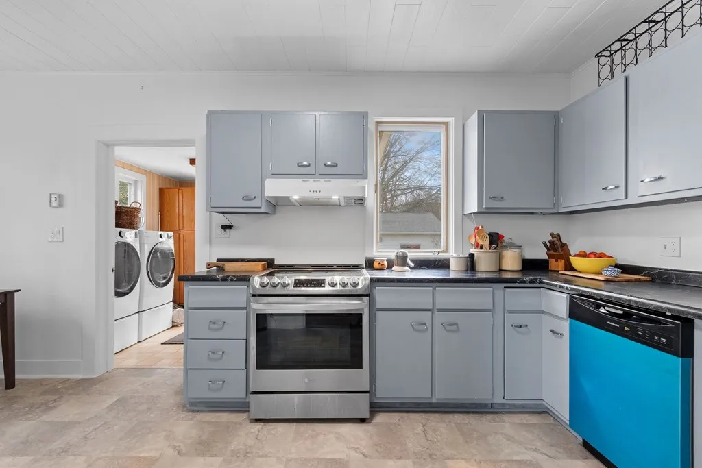 130 S 5th Ave, Sturgeon Bay Wi 54235, 5 Bedrooms Bedrooms, ,3 BathroomsBathrooms,Inland-Residential,For Sale,S 5th Ave,143872