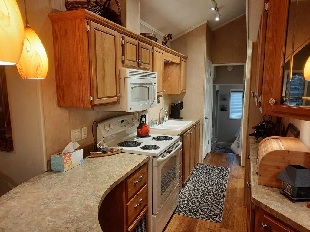 Egg Harbor, WI 54209, 2 Bedrooms Bedrooms, ,1 BathroomBathrooms,Condominium,For Sale,143979