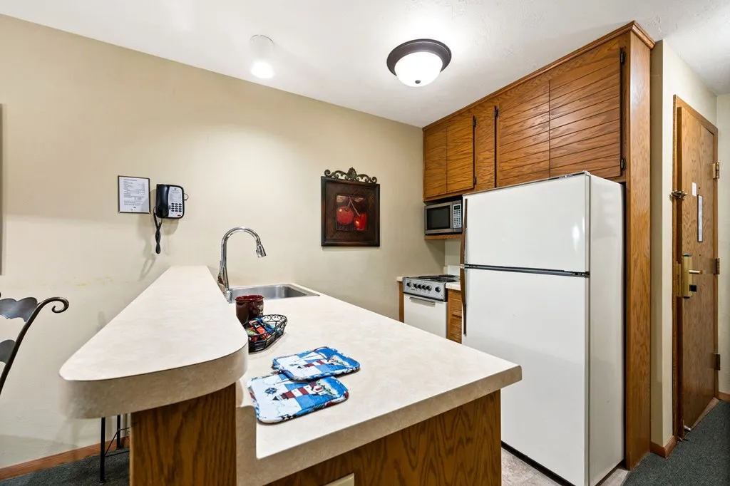 4940 Landmark Cir, Town Of Egg Harbor Wi 54209, 1 Bedroom Bedrooms, ,1 BathroomBathrooms,Condominium,For Sale,Landmark Cir,143098