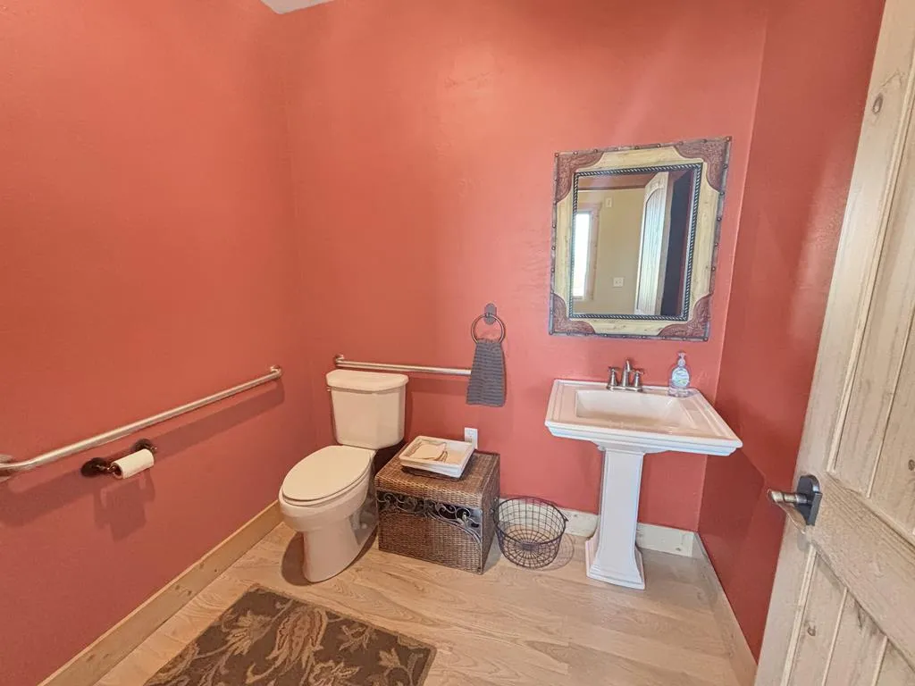 3899 Old Highway Rd, Sturgeon Bay, Wisconsin 54235, ,3 BathroomsBathrooms,Commercial,For Sale,Old Highway Rd,144322