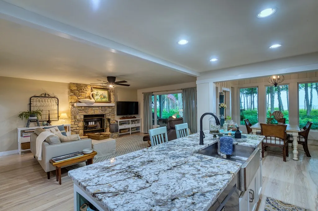 8153 Bay Dr # 3, Egg Harbor, Wisconsin 54209, 2 Bedrooms Bedrooms, ,2 BathroomsBathrooms,Condominium,For Sale,Bay Dr,144316