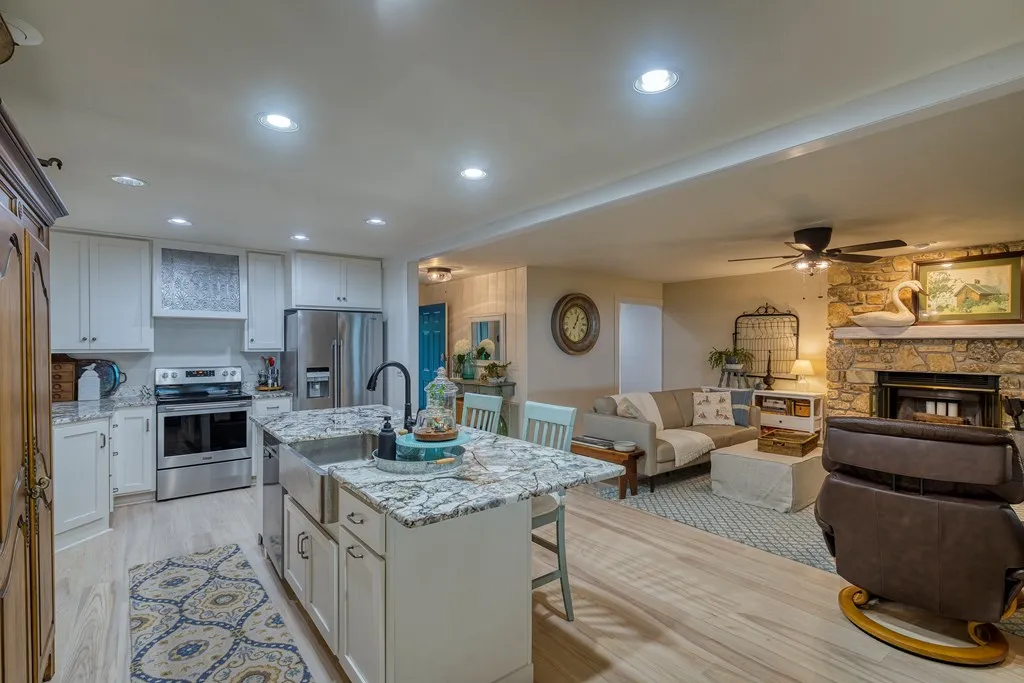 8153 Bay Dr # 3, Egg Harbor, Wisconsin 54209, 2 Bedrooms Bedrooms, ,2 BathroomsBathrooms,Condominium,For Sale,Bay Dr,144316