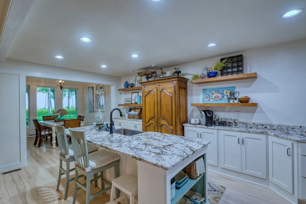 8153 Bay Dr # 3, Egg Harbor, Wisconsin 54209, 2 Bedrooms Bedrooms, ,2 BathroomsBathrooms,Condominium,For Sale,Bay Dr,144316