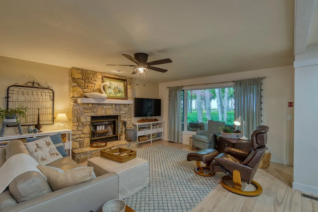 8153 Bay Dr # 3, Egg Harbor, Wisconsin 54209, 2 Bedrooms Bedrooms, ,2 BathroomsBathrooms,Condominium,For Sale,Bay Dr,144316