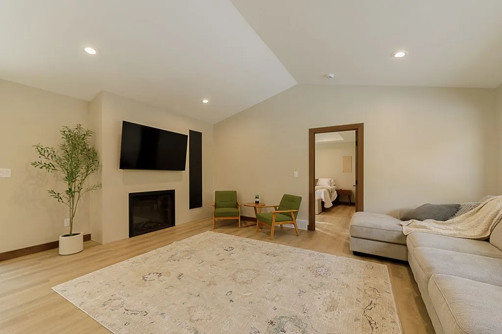 6280 Breezewood Ln, Sturgeon Bay, Wisconsin 54235, 3 Bedrooms Bedrooms, ,2 BathroomsBathrooms,Inland-Residential,For Sale,Breezewood Ln,143395