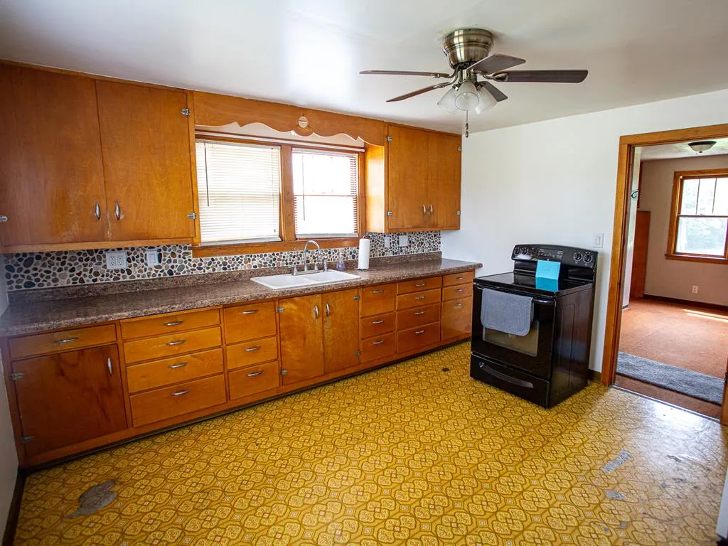 715 Maple St, Sturgeon Bay, Wisconsin 54235, 3 Bedrooms Bedrooms, ,1 BathroomBathrooms,Inland-Residential,For Sale,W Maple St,144239