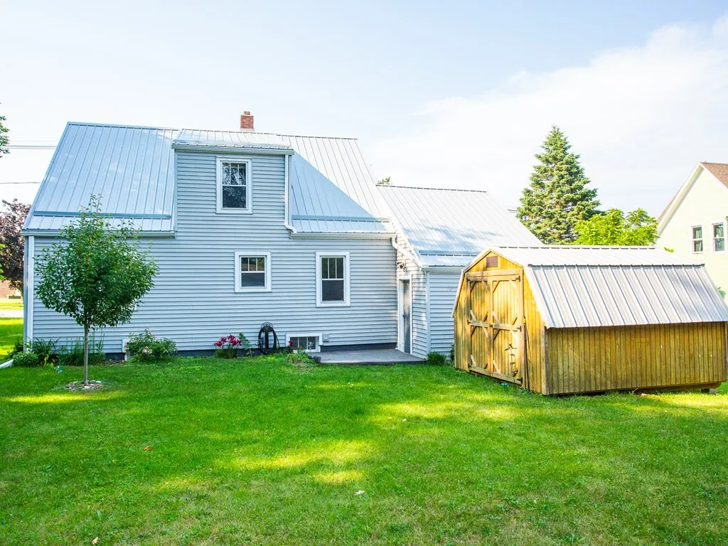 715 Maple St, Sturgeon Bay, Wisconsin 54235, 3 Bedrooms Bedrooms, ,1 BathroomBathrooms,Inland-Residential,For Sale,W Maple St,144239