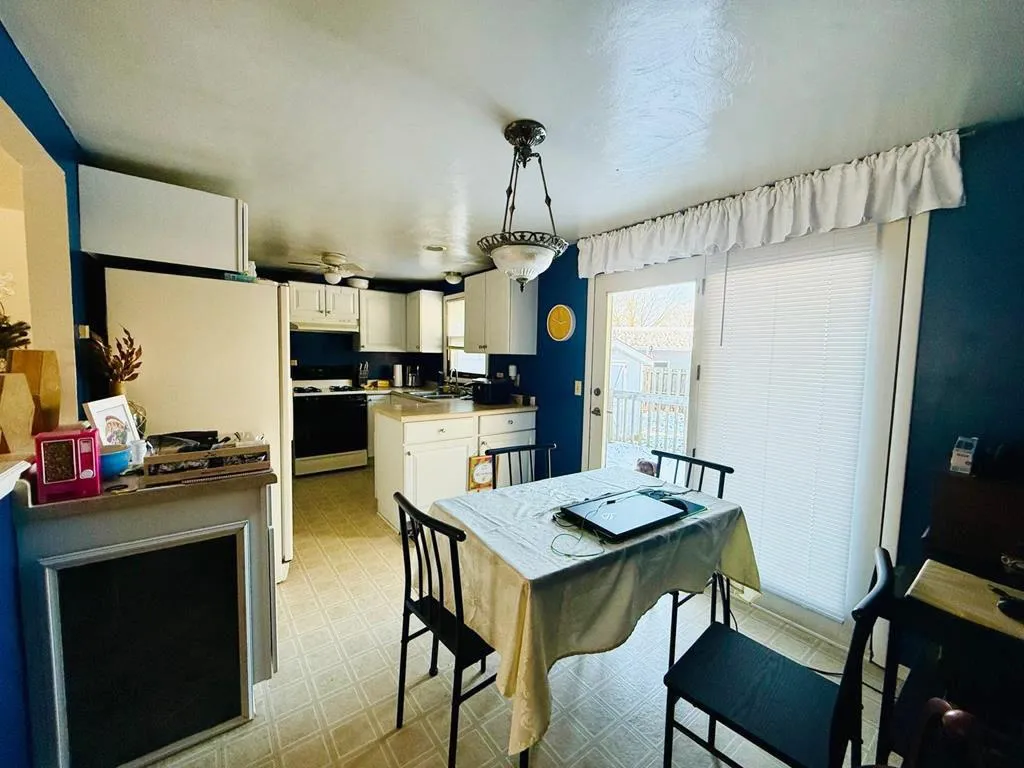 215 N 15th Dr, Sturgeon Bay Wi 54235, 3 Bedrooms Bedrooms, ,2 BathroomsBathrooms,Inland-Residential,For Sale,N 15th Dr,143495