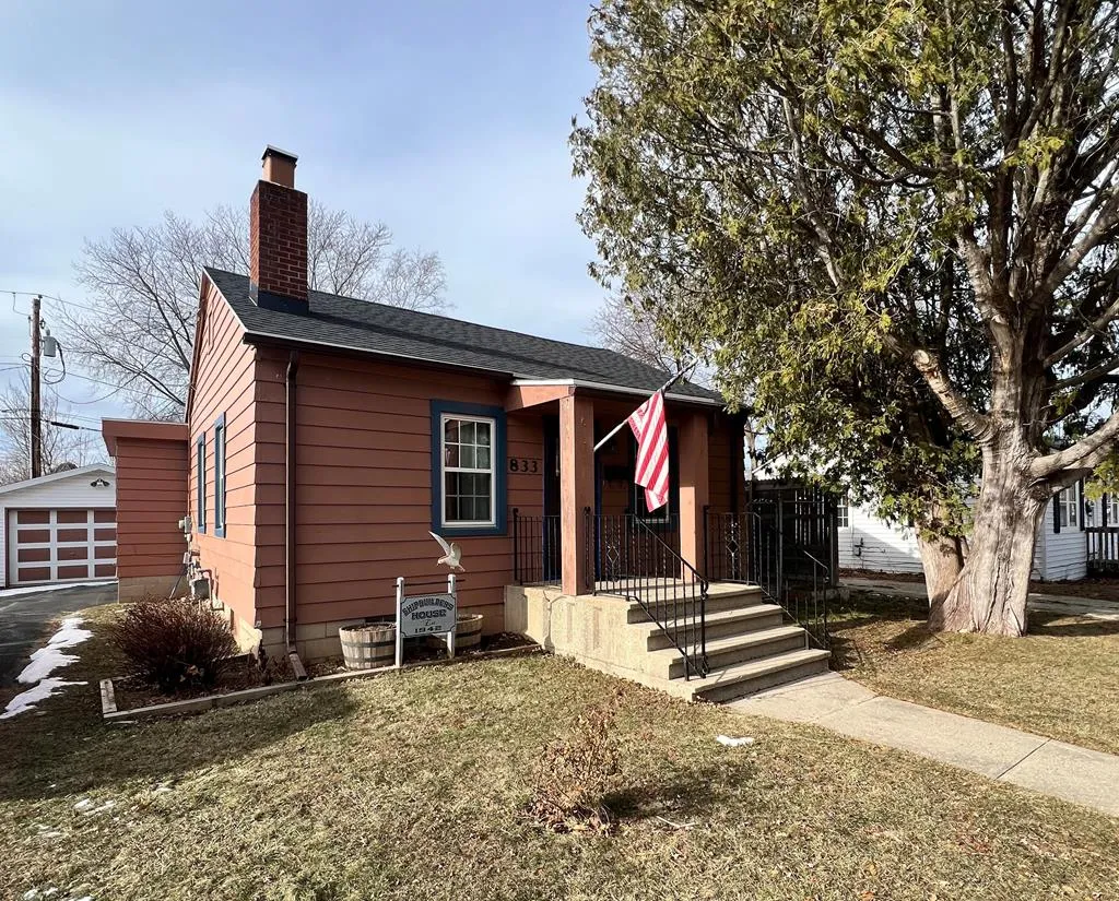 833 N 7th Ave, Sturgeon Bay Wi 54235, 2 Bedrooms Bedrooms, ,1 BathroomBathrooms,Inland-Residential,For Sale,N 7th Ave,143559