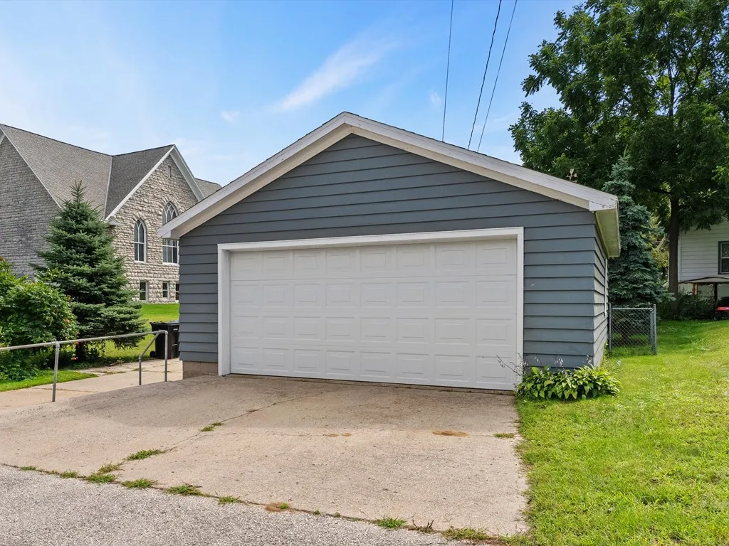 216 W Maple St, Sturgeon Bay, Wisconsin 54235, 3 Bedrooms Bedrooms, ,2 BathroomsBathrooms,Inland-Residential,For Sale,W Maple St,144490