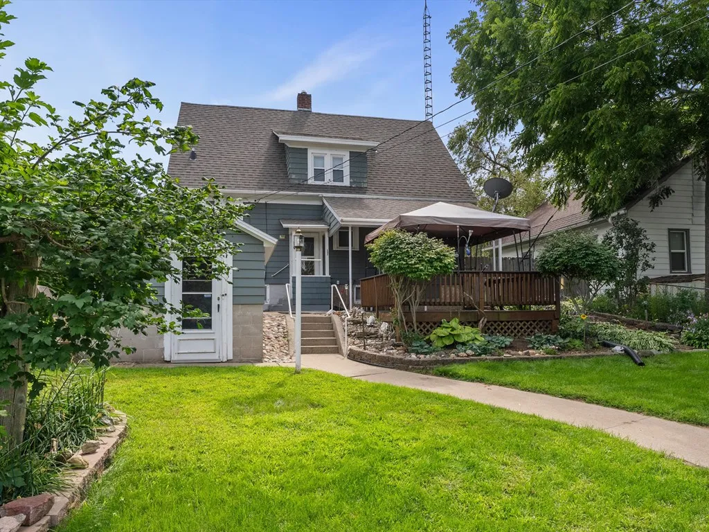 216 W Maple St, Sturgeon Bay, Wisconsin 54235, 3 Bedrooms Bedrooms, ,2 BathroomsBathrooms,Inland-Residential,For Sale,W Maple St,144490