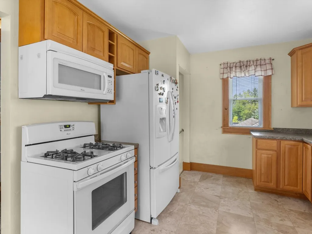 216 W Maple St, Sturgeon Bay, Wisconsin 54235, 3 Bedrooms Bedrooms, ,2 BathroomsBathrooms,Inland-Residential,For Sale,W Maple St,144490