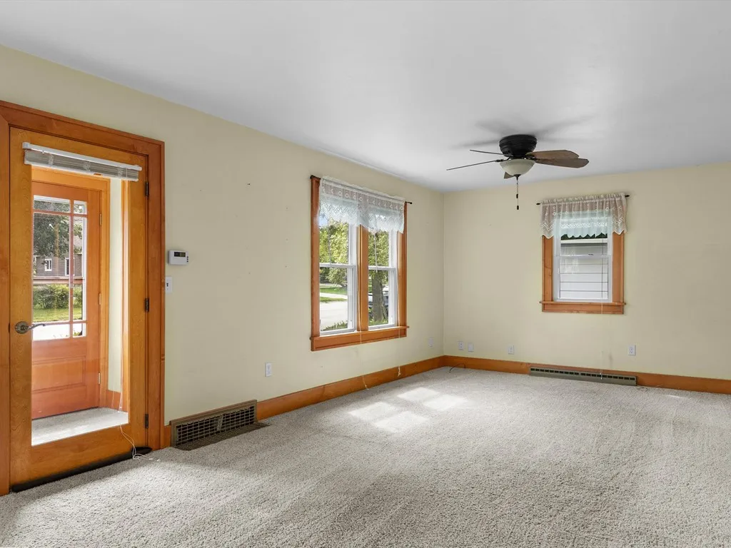 216 W Maple St, Sturgeon Bay, Wisconsin 54235, 3 Bedrooms Bedrooms, ,2 BathroomsBathrooms,Inland-Residential,For Sale,W Maple St,144490