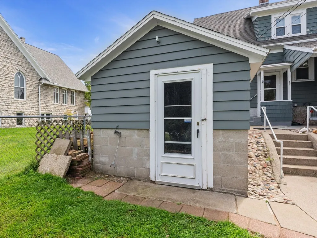 216 W Maple St, Sturgeon Bay, Wisconsin 54235, 3 Bedrooms Bedrooms, ,2 BathroomsBathrooms,Inland-Residential,For Sale,W Maple St,144490