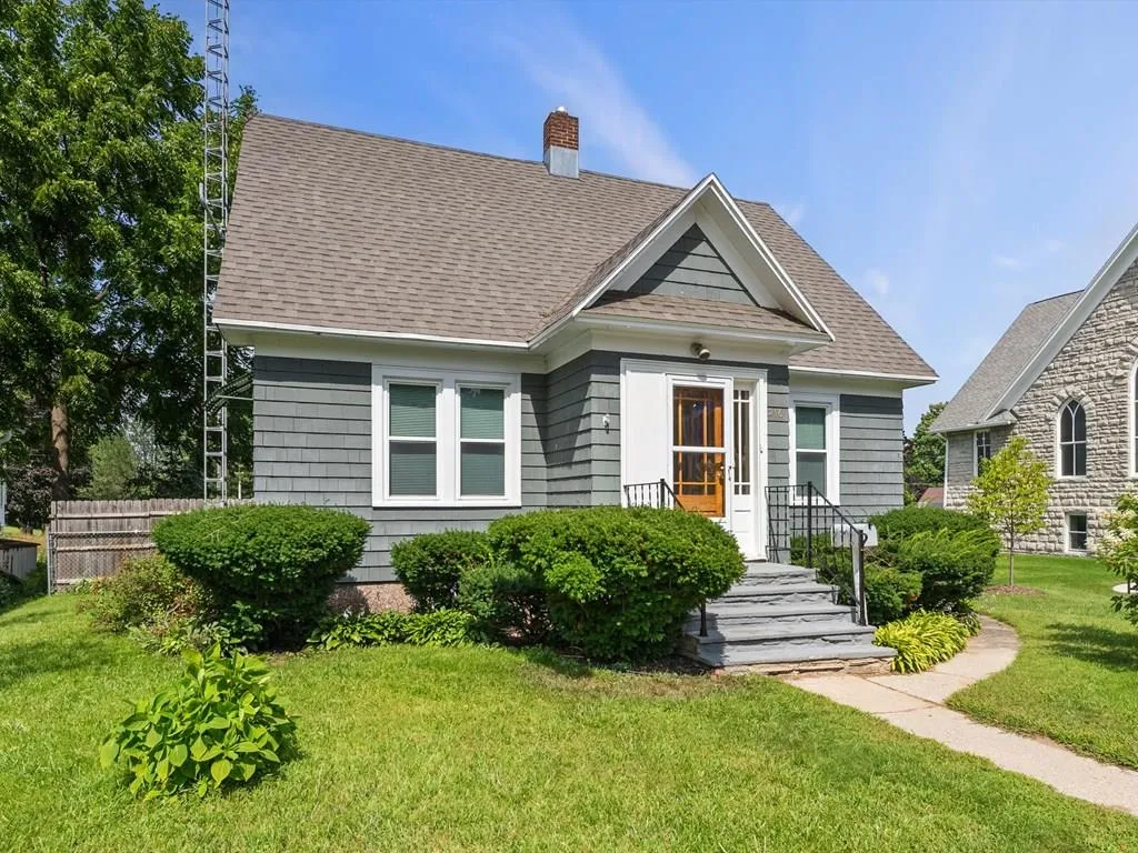 216 W Maple St, Sturgeon Bay, Wisconsin 54235, 3 Bedrooms Bedrooms, ,2 BathroomsBathrooms,Inland-Residential,For Sale,W Maple St,144490