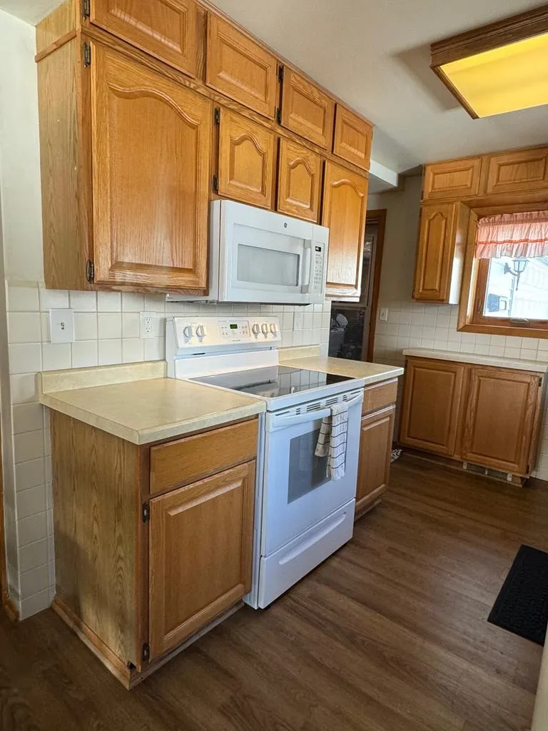 231 S 9th Ave, Sturgeon Bay Wi 54235, 4 Bedrooms Bedrooms, ,2 BathroomsBathrooms,Inland-Residential,For Sale,S 9th Ave,141296
