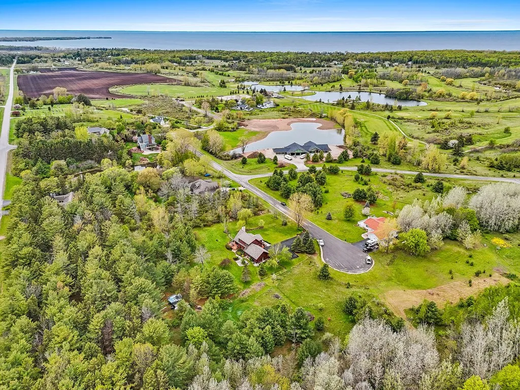 7033 Overlook Terrace, Sturgeon Bay, Wisconsin 54235, 3 Bedrooms Bedrooms, ,2 BathroomsBathrooms,Inland-Residential,For Sale,Overlook Terrace,144009