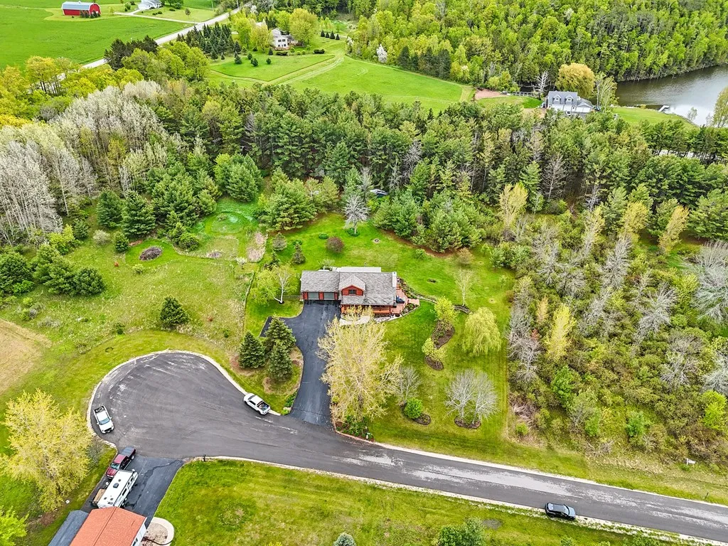 7033 Overlook Terrace, Sturgeon Bay, Wisconsin 54235, 3 Bedrooms Bedrooms, ,2 BathroomsBathrooms,Inland-Residential,For Sale,Overlook Terrace,144009