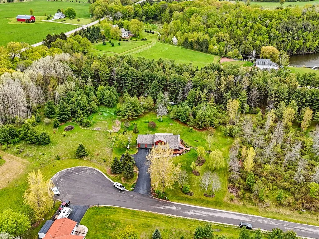 7033 Overlook Terrace, Sturgeon Bay, Wisconsin 54235, 3 Bedrooms Bedrooms, ,2 BathroomsBathrooms,Inland-Residential,For Sale,Overlook Terrace,144009