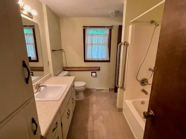 736 Fathom Pl, Sturgeon Bay Wi 54235, 3 Bedrooms Bedrooms, ,1 BathroomBathrooms,Inland-Residential,For Sale,Fathom Pl,141706
