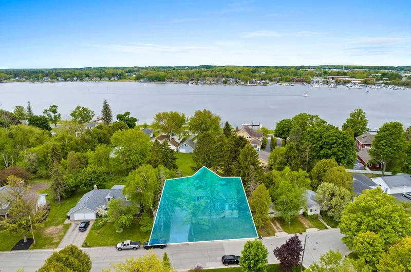 1007 Texas St, Sturgeon Bay, Wisconsin 54235, 3 Bedrooms Bedrooms, ,1 BathroomBathrooms,Inland-Residential,For Sale,Texas St,144017