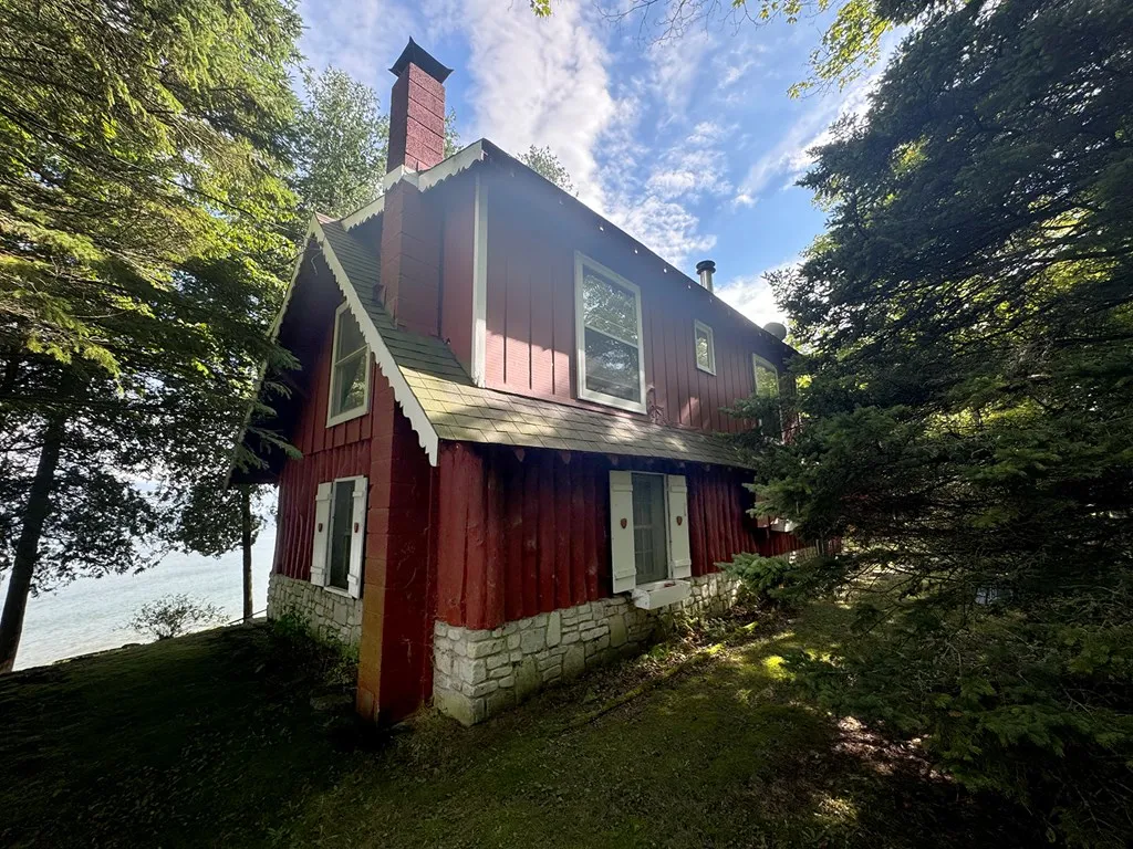 1304 Sunrise Rd, Washington Island Wi 54246, 2 Bedrooms Bedrooms, ,2 BathroomsBathrooms,Waterfront-Residential,For Sale,Sunrise Rd,143102