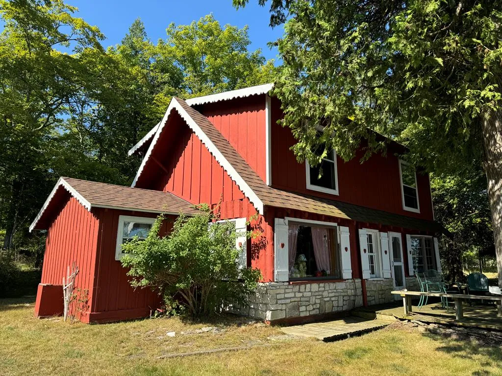 1304 Sunrise Rd, Washington Island Wi 54246, 2 Bedrooms Bedrooms, ,2 BathroomsBathrooms,Waterfront-Residential,For Sale,Sunrise Rd,143102