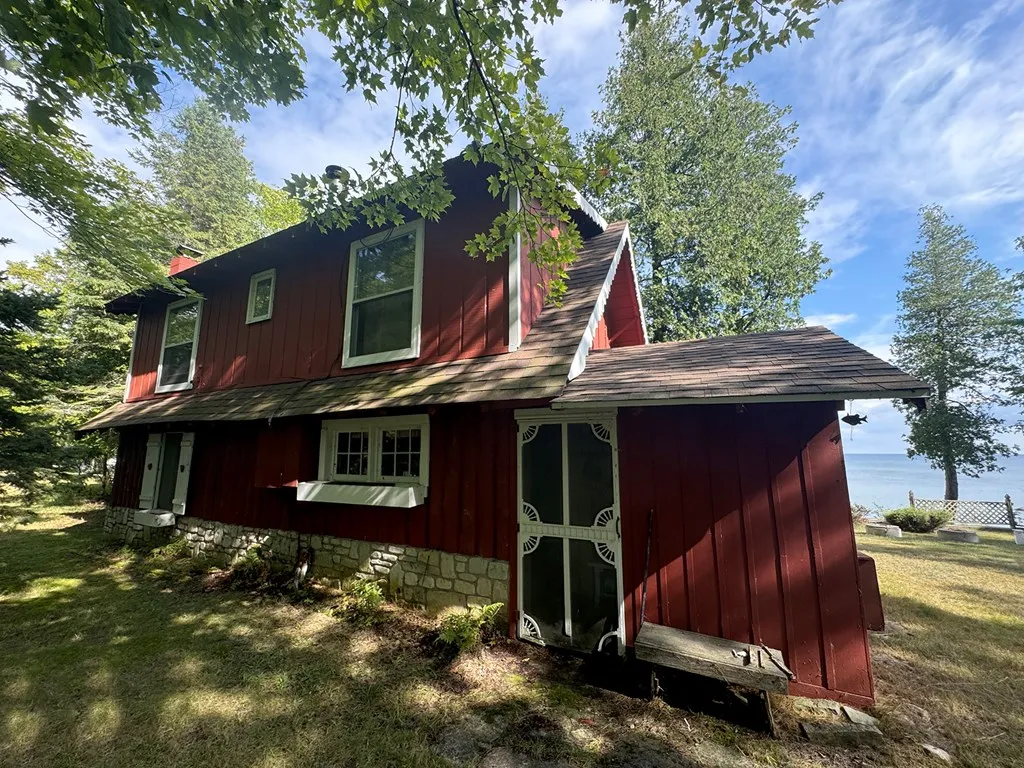 1304 Sunrise Rd, Washington Island Wi 54246, 2 Bedrooms Bedrooms, ,2 BathroomsBathrooms,Waterfront-Residential,For Sale,Sunrise Rd,143102
