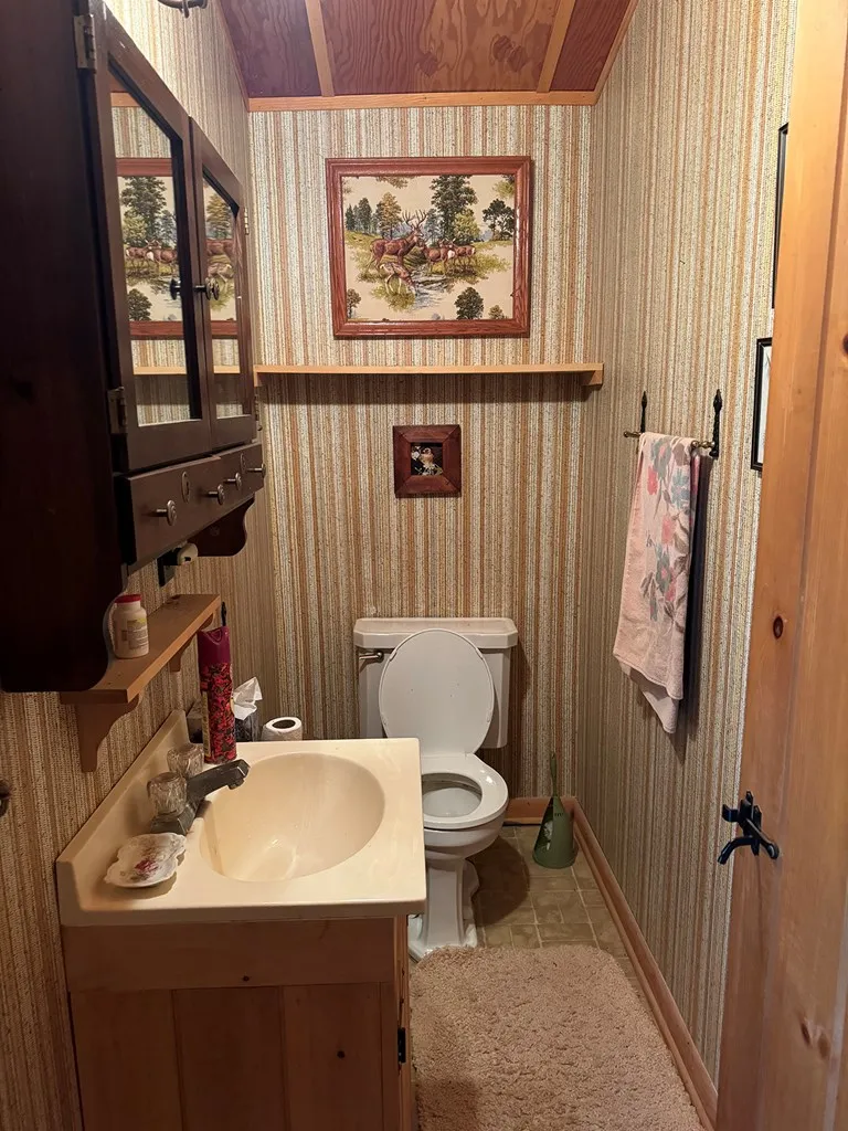 1304 Sunrise Rd, Washington Island Wi 54246, 2 Bedrooms Bedrooms, ,2 BathroomsBathrooms,Waterfront-Residential,For Sale,Sunrise Rd,143102