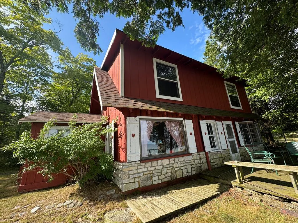 1304 Sunrise Rd, Washington Island Wi 54246, 2 Bedrooms Bedrooms, ,2 BathroomsBathrooms,Waterfront-Residential,For Sale,Sunrise Rd,143102