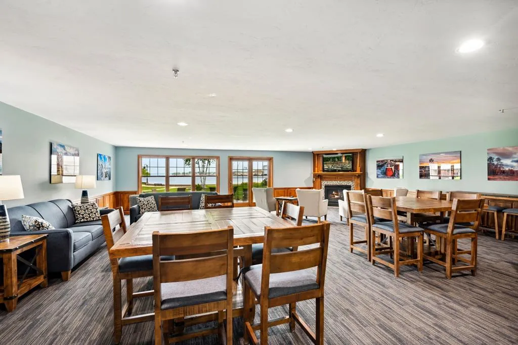 50 W Larch St # 104, Sturgeon Bay, Wisconsin 54235, 2 Bedrooms Bedrooms, ,2 BathroomsBathrooms,Condominium,For Sale,W Larch St,144048