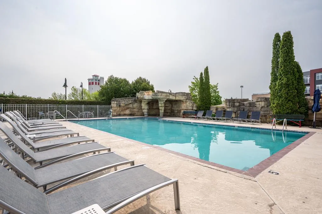 50 W Larch St # 104, Sturgeon Bay, Wisconsin 54235, 2 Bedrooms Bedrooms, ,2 BathroomsBathrooms,Condominium,For Sale,W Larch St,144048