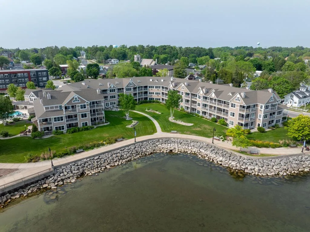 50 W Larch St # 104, Sturgeon Bay, Wisconsin 54235, 2 Bedrooms Bedrooms, ,2 BathroomsBathrooms,Condominium,For Sale,W Larch St,144048