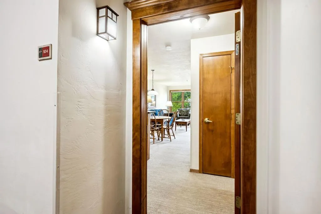 50 W Larch St # 104, Sturgeon Bay, Wisconsin 54235, 2 Bedrooms Bedrooms, ,2 BathroomsBathrooms,Condominium,For Sale,W Larch St,144048