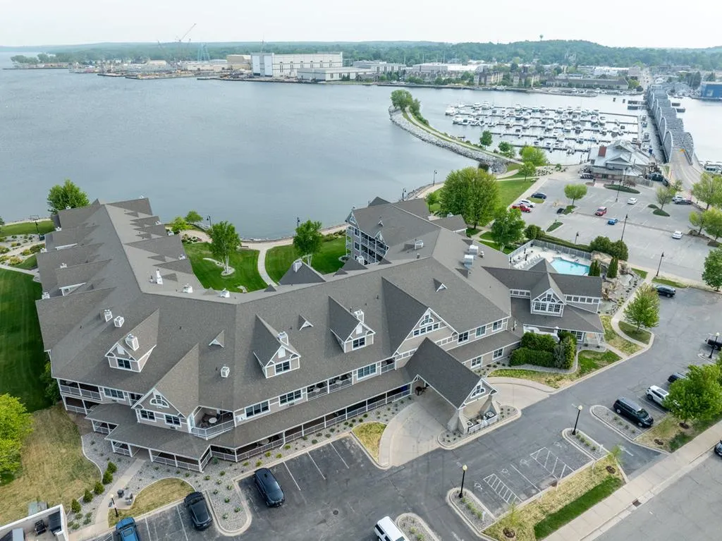 50 W Larch St # 104, Sturgeon Bay, Wisconsin 54235, 2 Bedrooms Bedrooms, ,2 BathroomsBathrooms,Condominium,For Sale,W Larch St,144048