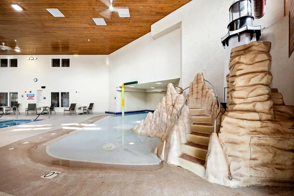 50 W Larch St # 104, Sturgeon Bay, Wisconsin 54235, 2 Bedrooms Bedrooms, ,2 BathroomsBathrooms,Condominium,For Sale,W Larch St,144048
